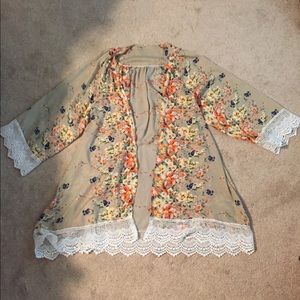 Floral and lace kimono